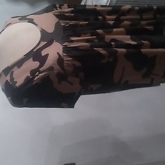 Camo gathered front short sleeve - Picture 3 of 9